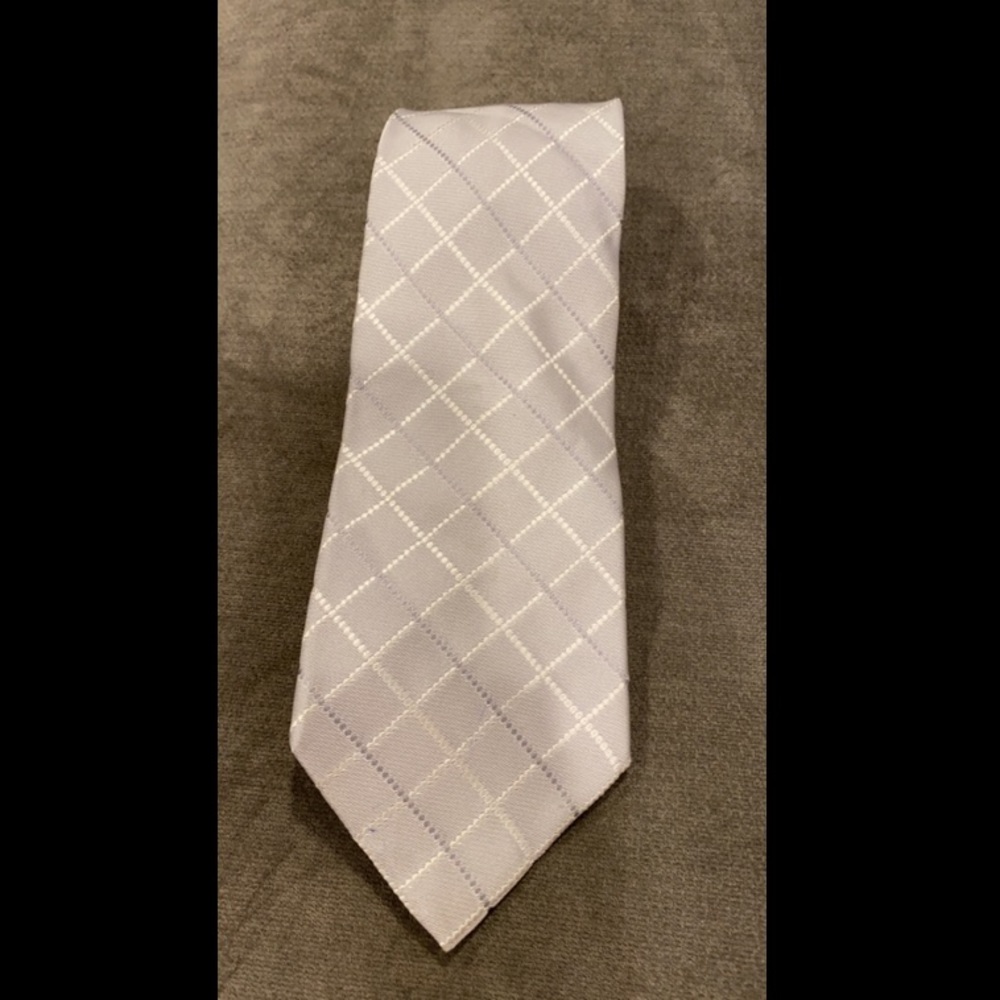 Stafford men’s silk tie.